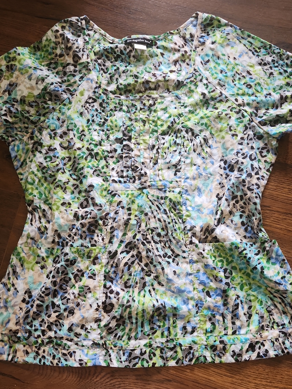 los angeles rose Leopard-Print Green & Blue Women's Scrub Top